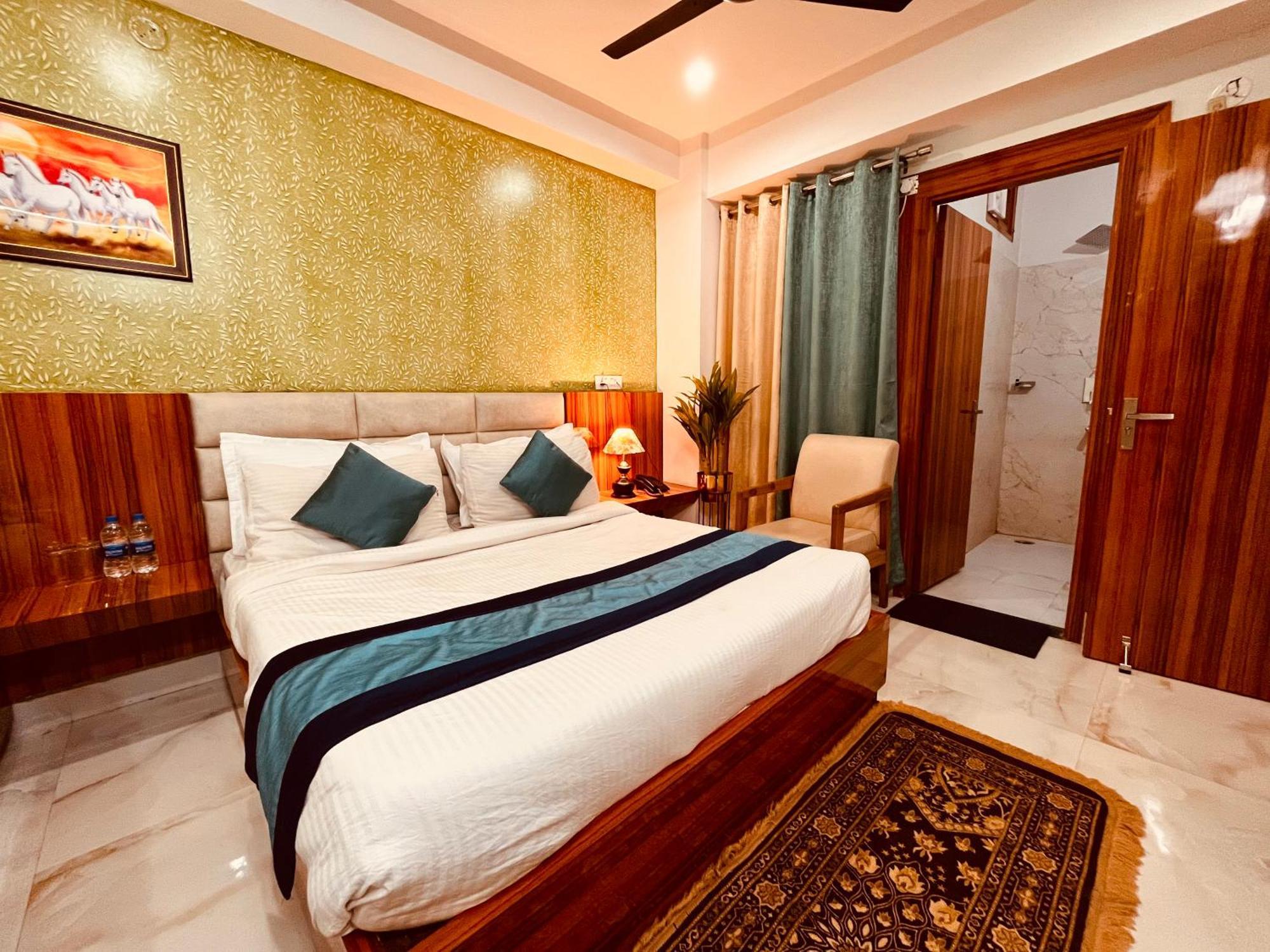 Hotel Golden Temple View By La Casa, Amritsar #Top Rated #Most Awarded #Swimming Pool #Prime Location #Luxury Rooms #Parking #Rooftop Cafe Dış mekan fotoğraf