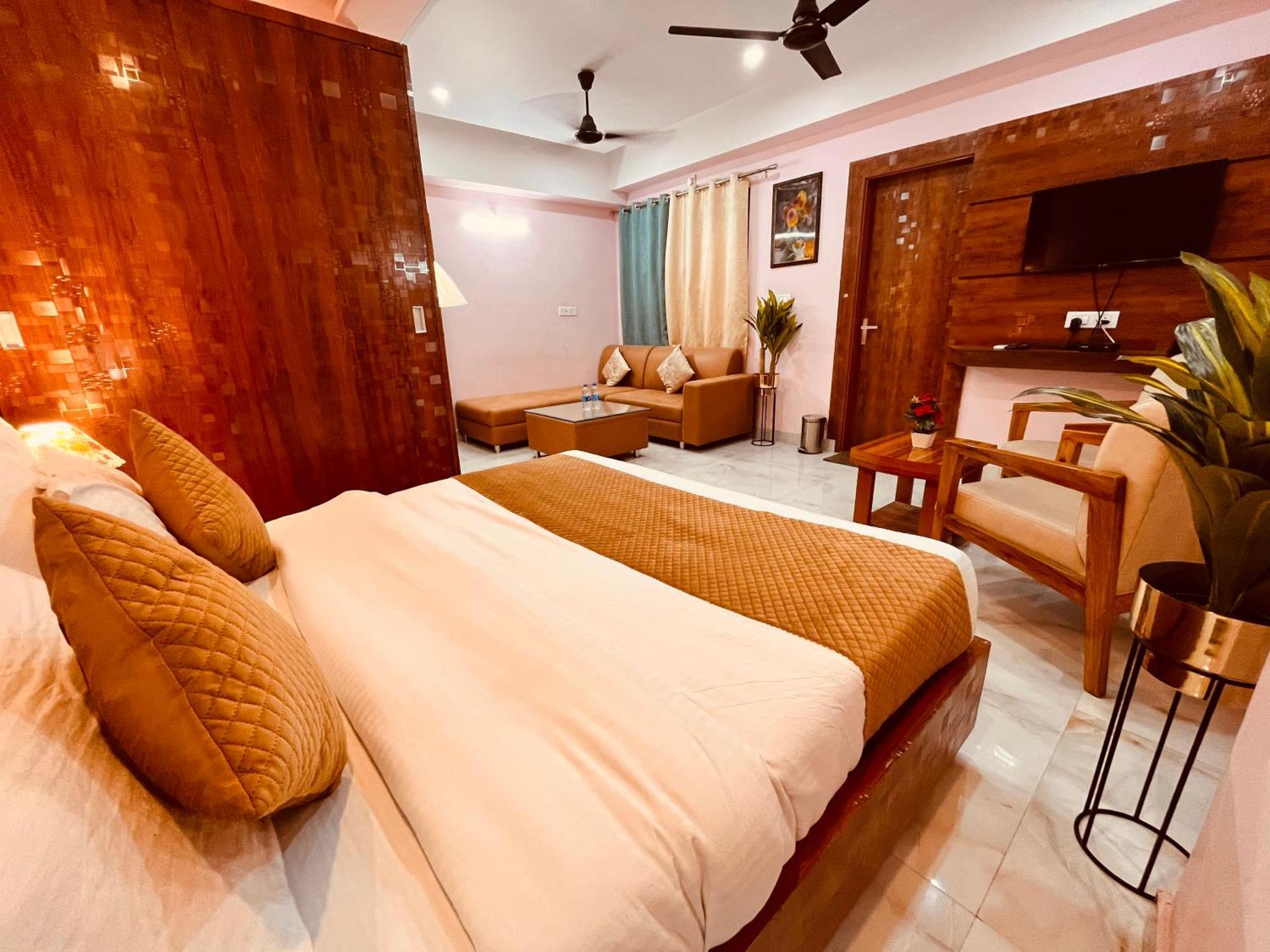 Hotel Golden Temple View By La Casa, Amritsar #Top Rated #Most Awarded #Swimming Pool #Prime Location #Luxury Rooms #Parking #Rooftop Cafe Dış mekan fotoğraf