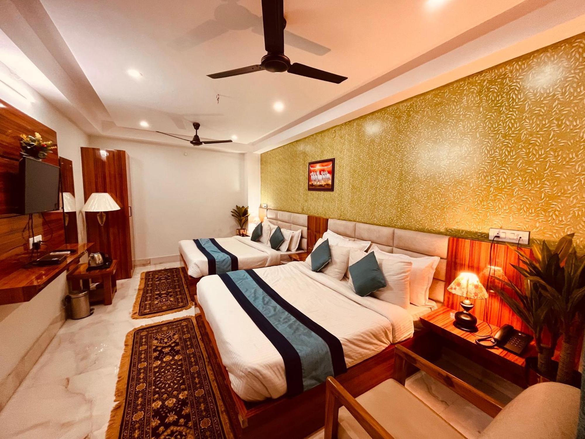 Hotel Golden Temple View By La Casa, Amritsar #Top Rated #Most Awarded #Swimming Pool #Prime Location #Luxury Rooms #Parking #Rooftop Cafe Dış mekan fotoğraf