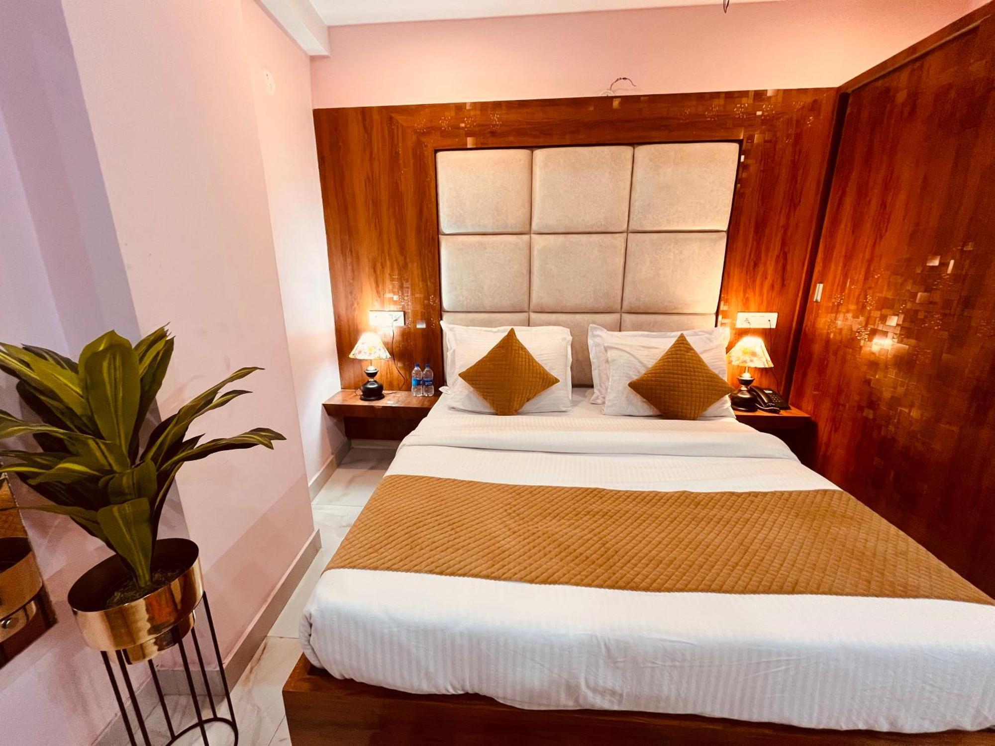 Hotel Golden Temple View By La Casa, Amritsar #Top Rated #Most Awarded #Swimming Pool #Prime Location #Luxury Rooms #Parking #Rooftop Cafe Dış mekan fotoğraf