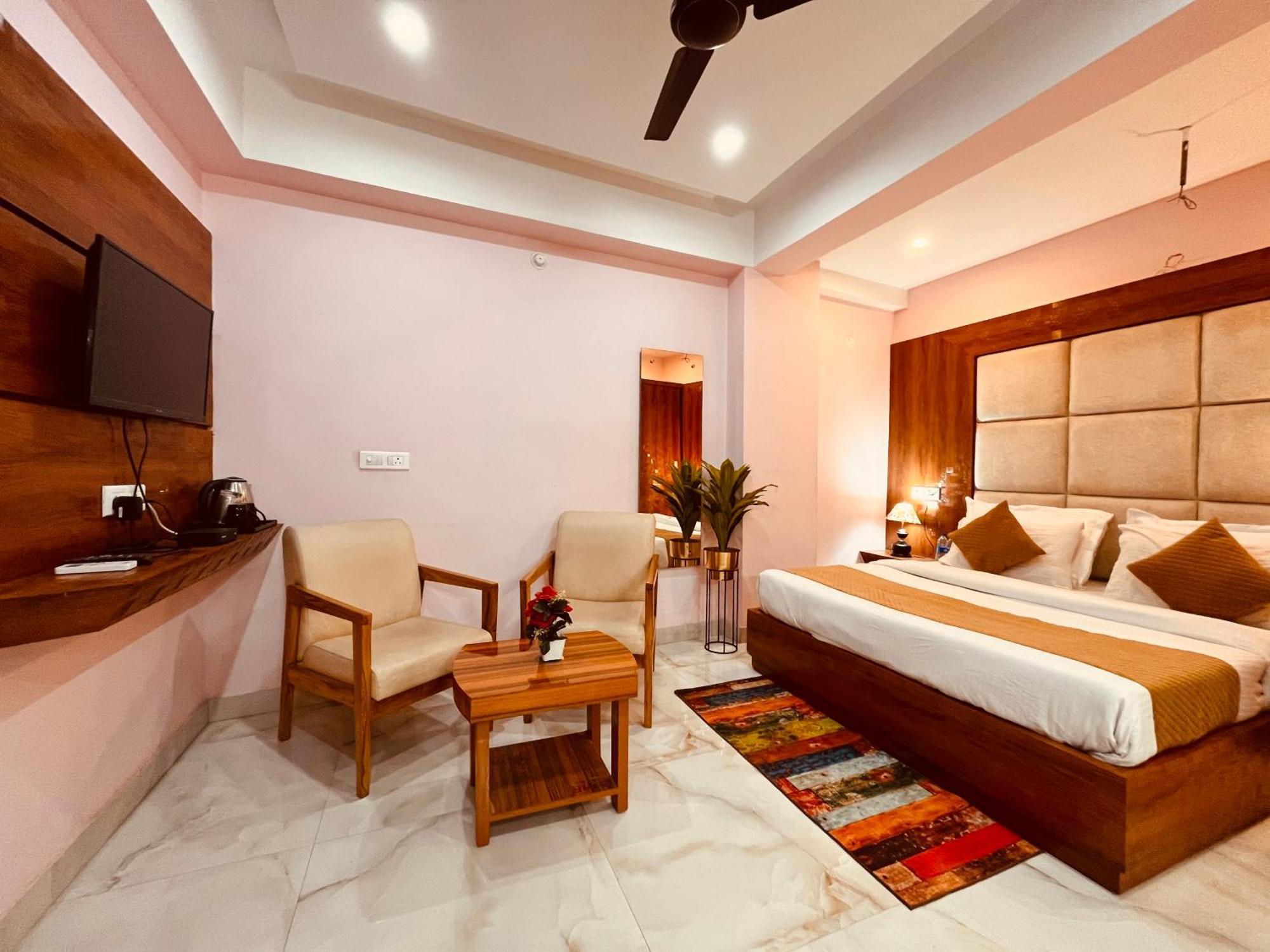 Hotel Golden Temple View By La Casa, Amritsar #Top Rated #Most Awarded #Swimming Pool #Prime Location #Luxury Rooms #Parking #Rooftop Cafe Dış mekan fotoğraf