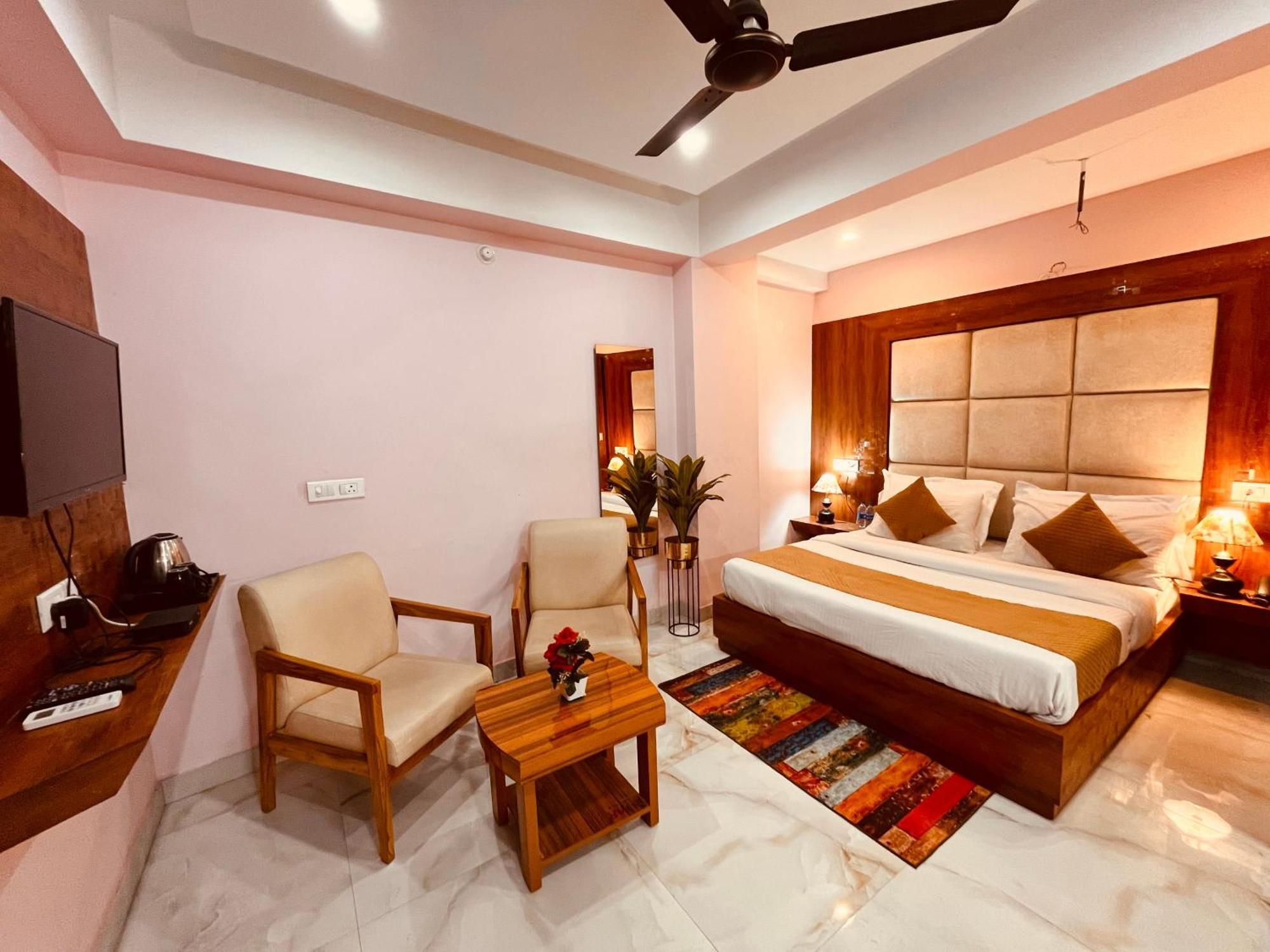 Hotel Golden Temple View By La Casa, Amritsar #Top Rated #Most Awarded #Swimming Pool #Prime Location #Luxury Rooms #Parking #Rooftop Cafe Dış mekan fotoğraf