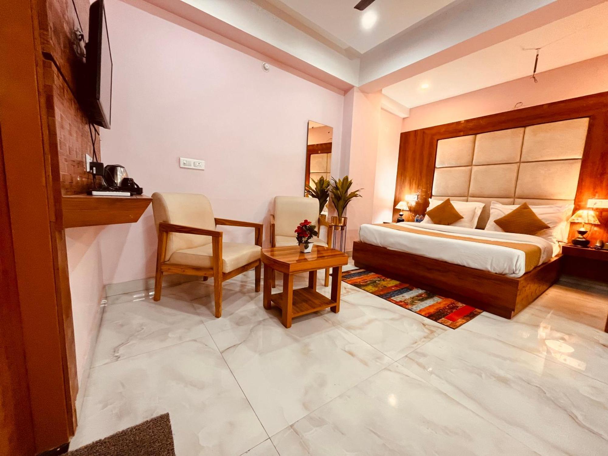 Hotel Golden Temple View By La Casa, Amritsar #Top Rated #Most Awarded #Swimming Pool #Prime Location #Luxury Rooms #Parking #Rooftop Cafe Dış mekan fotoğraf
