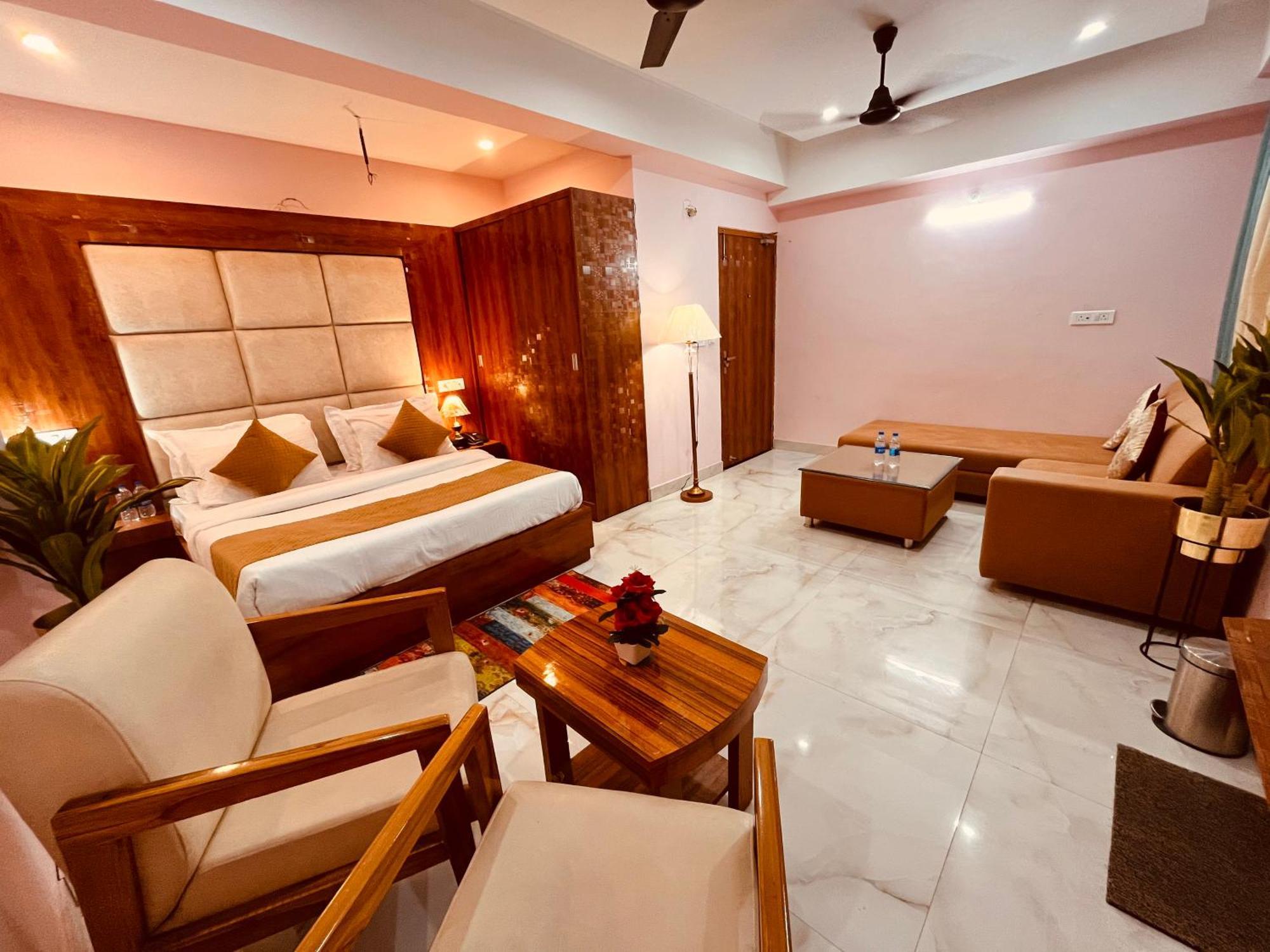 Hotel Golden Temple View By La Casa, Amritsar #Top Rated #Most Awarded #Swimming Pool #Prime Location #Luxury Rooms #Parking #Rooftop Cafe Dış mekan fotoğraf
