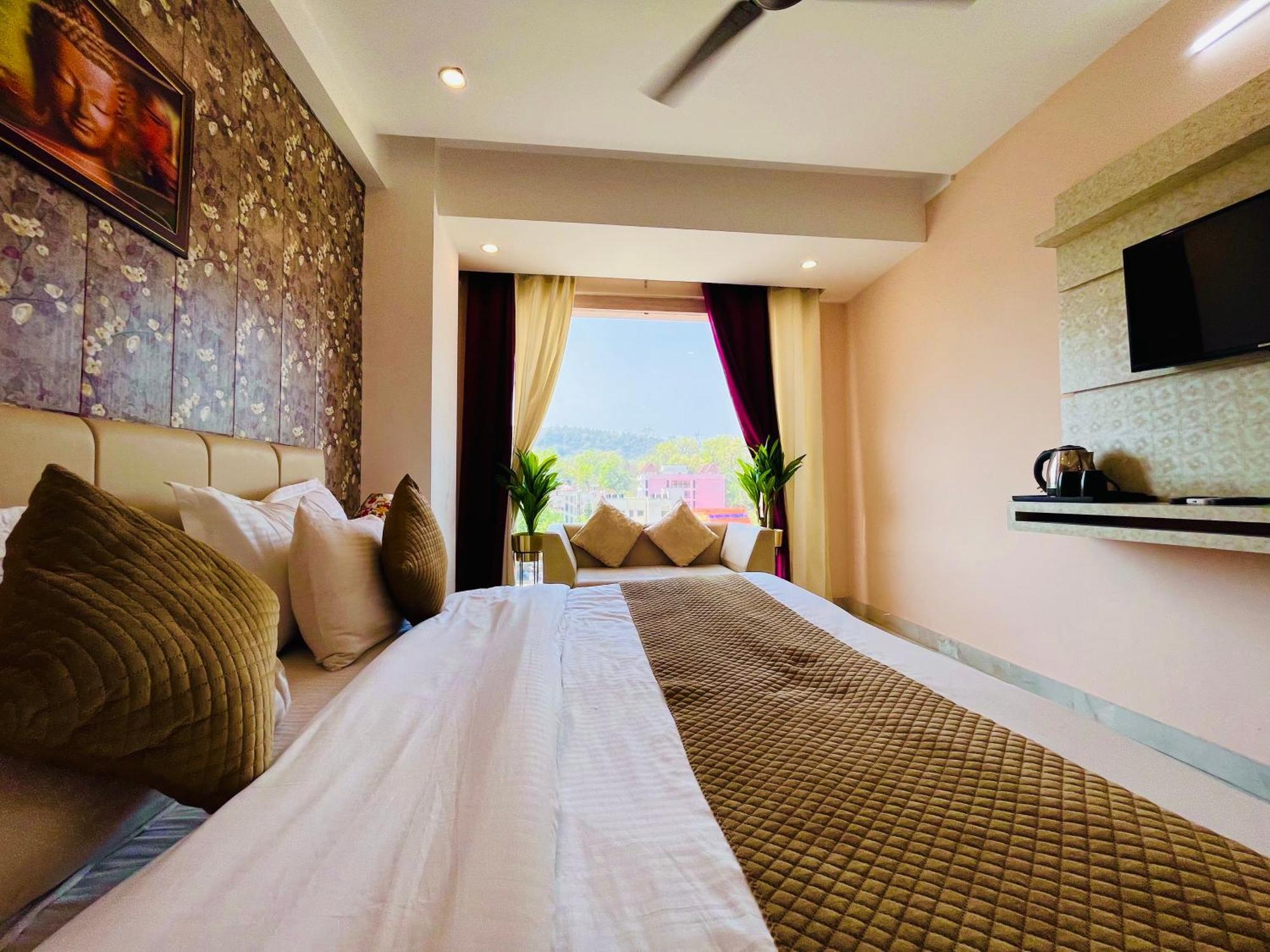Hotel Golden Temple View By La Casa, Amritsar #Top Rated #Most Awarded #Swimming Pool #Prime Location #Luxury Rooms #Parking #Rooftop Cafe Dış mekan fotoğraf