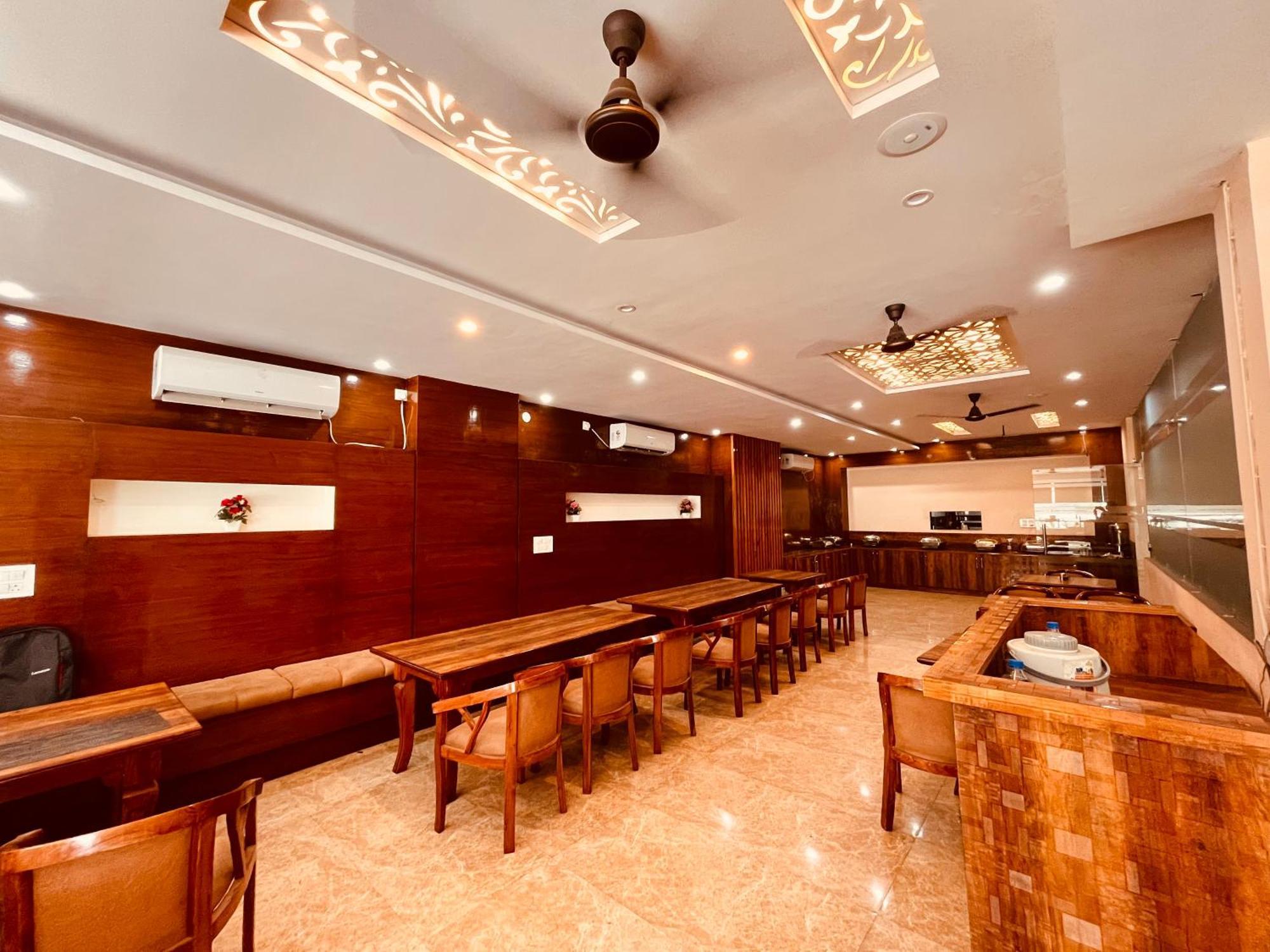 Hotel Golden Temple View By La Casa, Amritsar #Top Rated #Most Awarded #Swimming Pool #Prime Location #Luxury Rooms #Parking #Rooftop Cafe Dış mekan fotoğraf